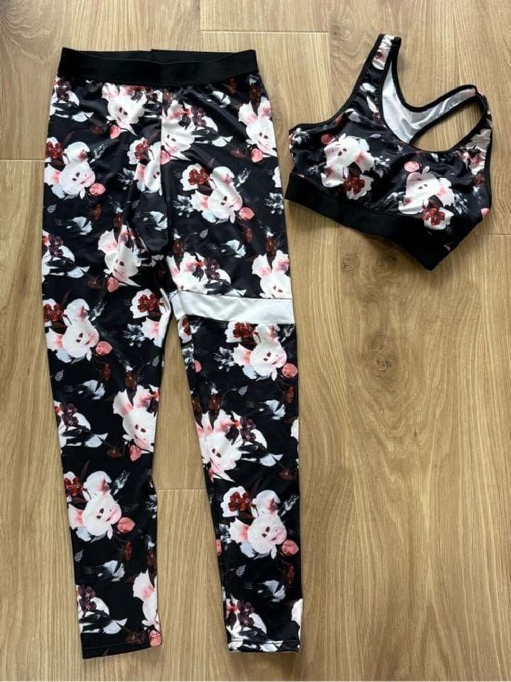 SHEIN Floral Activewear Set Leggings & Sports Bra Medium